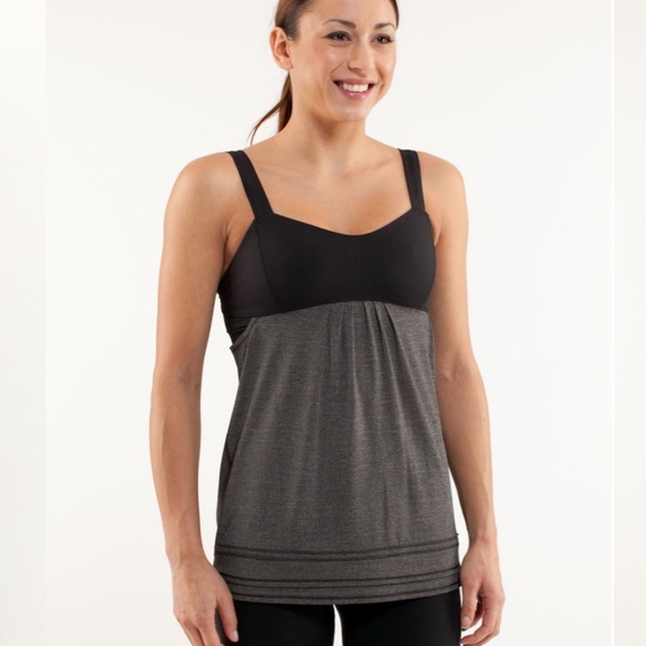 Lululemon Run: Back on Track Tank / Size 8 - Picture 16 of 16